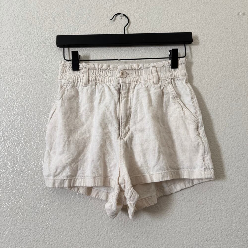 Hollister Ultra High-Waist Short 3” linen blend smocked waist beige tan